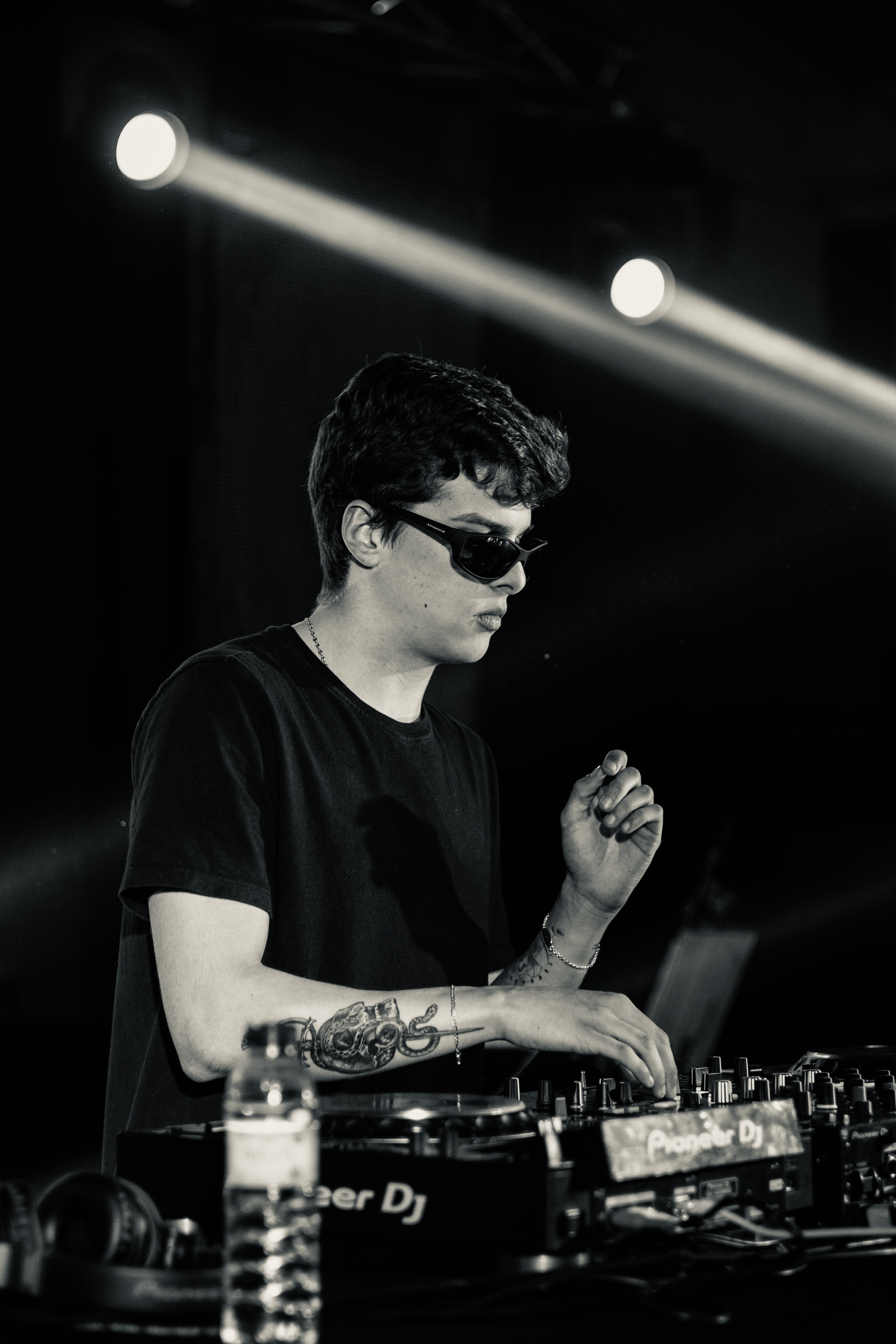 Do solo tucuju aos palcos da Europa: a trajetória de DJ Braga